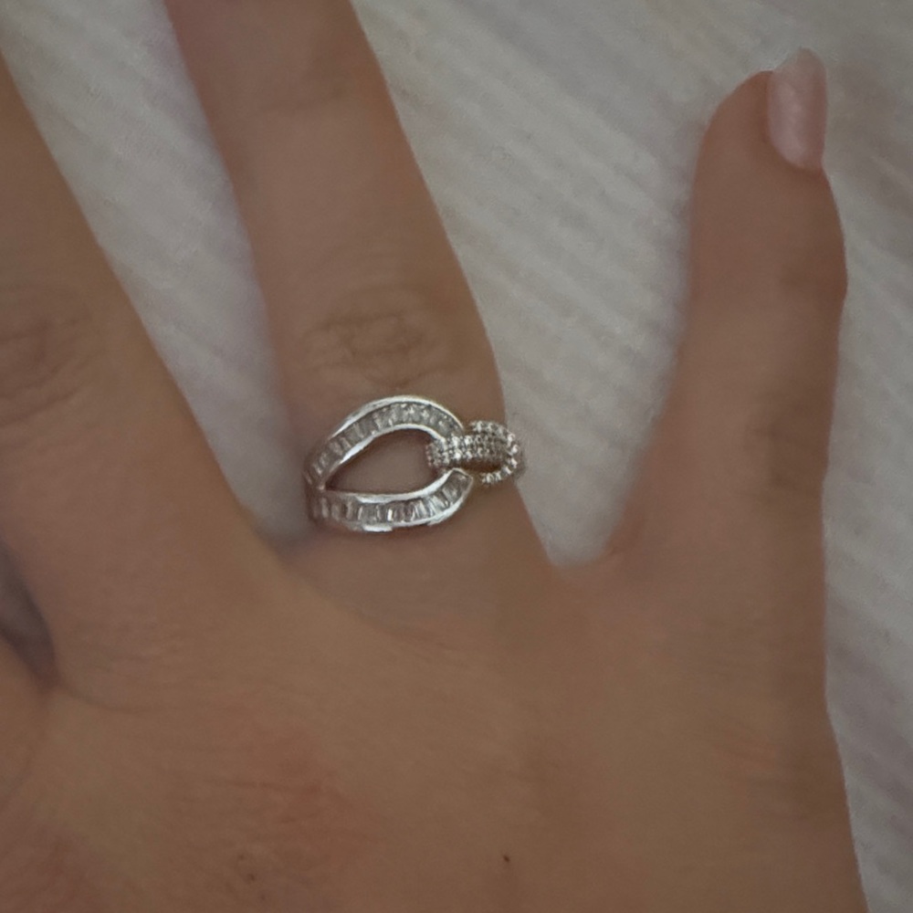 Elegant Silver Heart Ring
